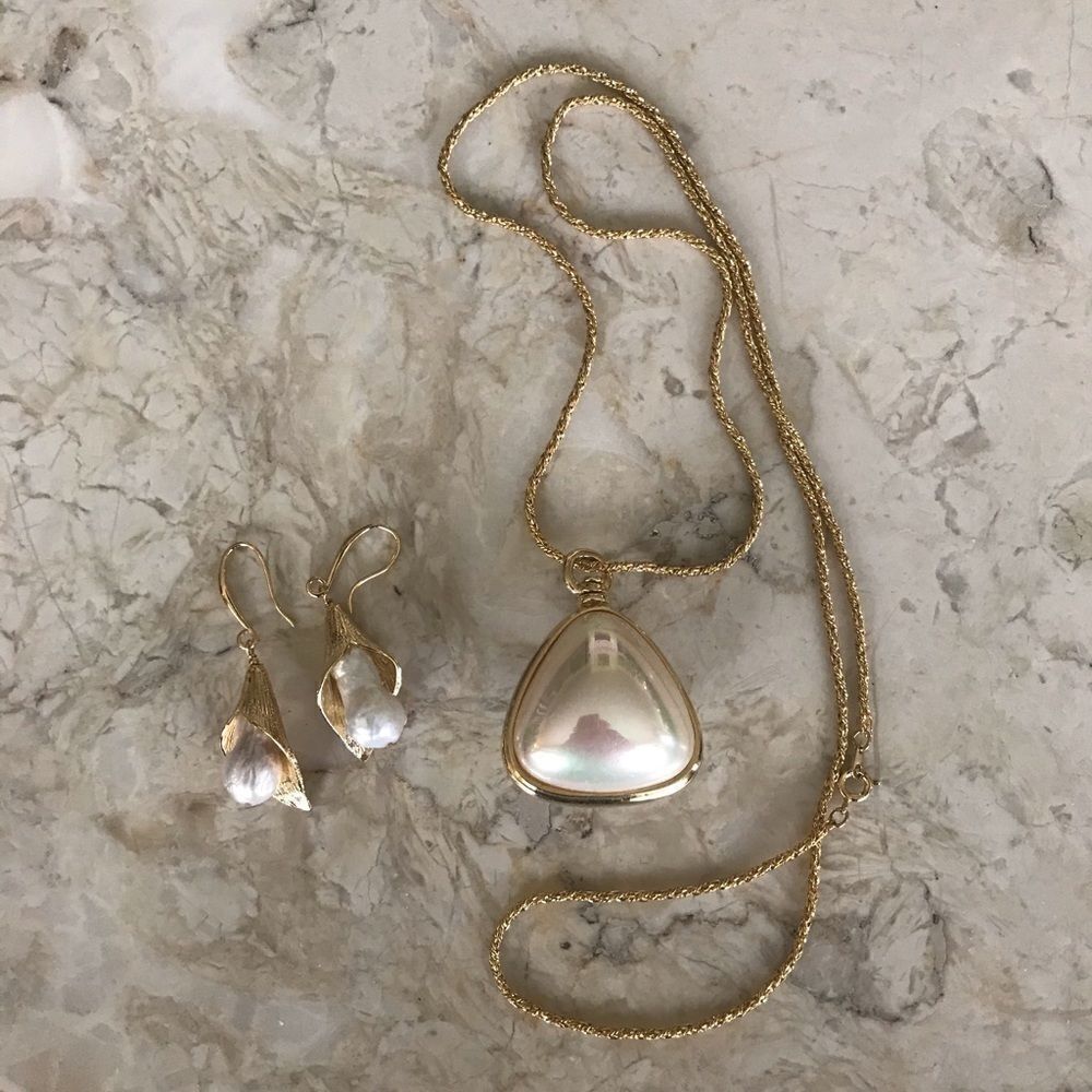 Gold Tone Pearl Necklace & Earrings
